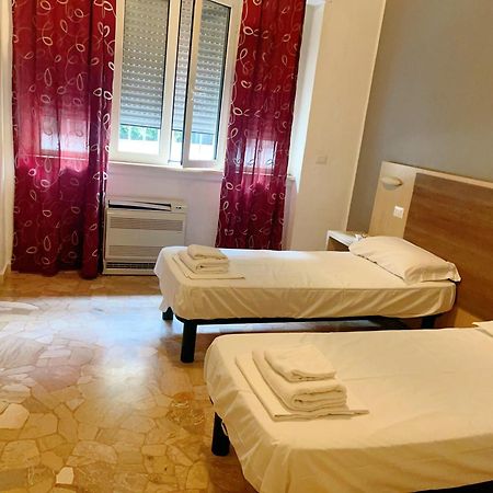 Hotel Bissi ミラノ エクステリア 写真