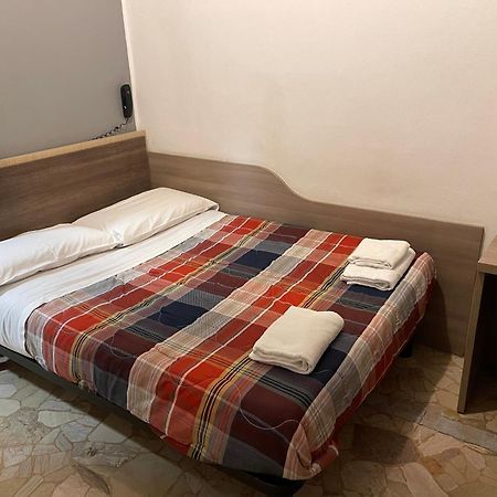 Hotel Bissi ミラノ エクステリア 写真