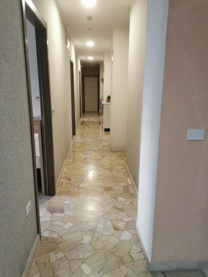 Hotel Bissi ミラノ エクステリア 写真