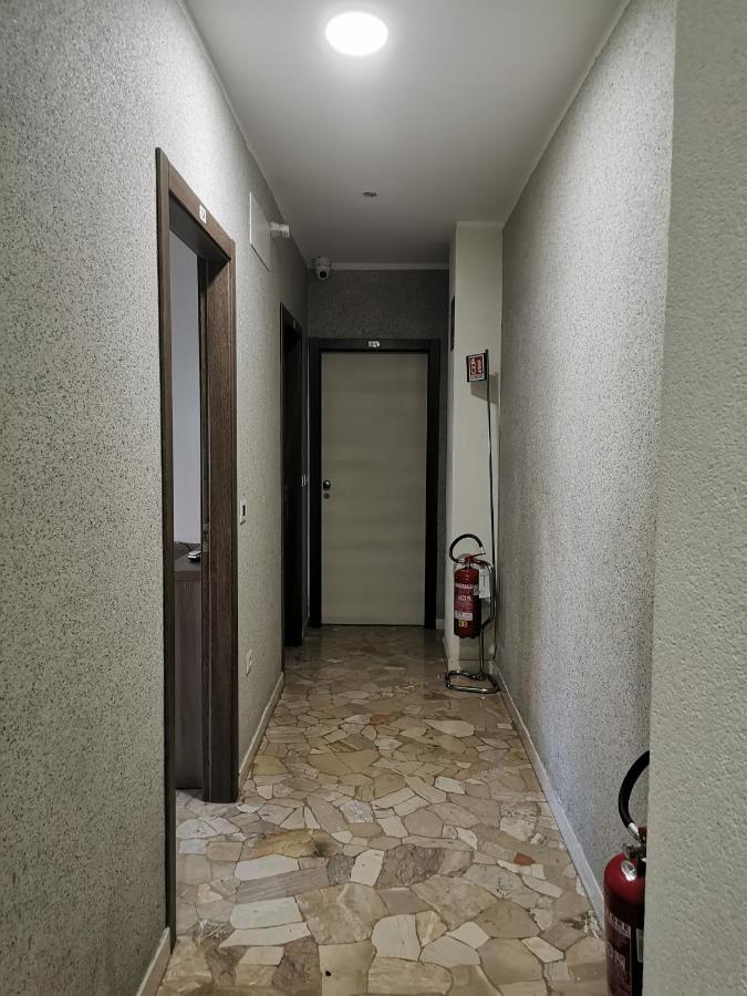 Hotel Bissi ミラノ エクステリア 写真