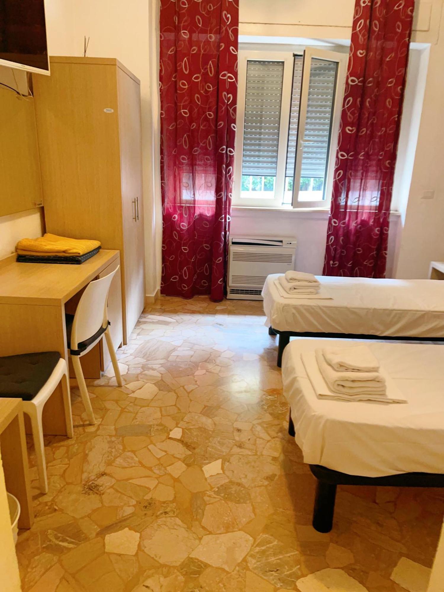 Hotel Bissi ミラノ エクステリア 写真