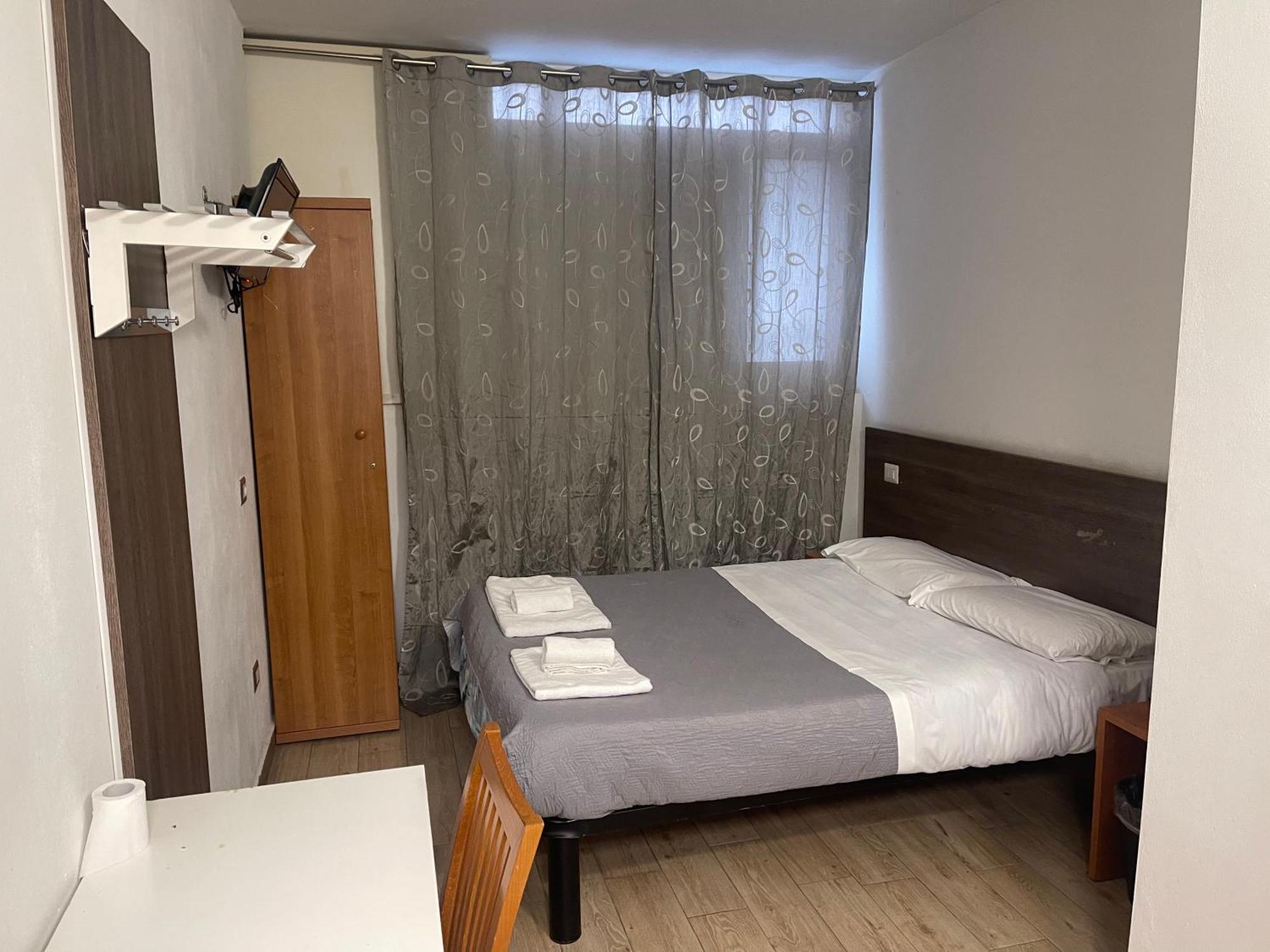 Hotel Bissi ミラノ エクステリア 写真
